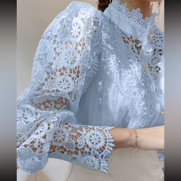 NWOT Sky Blue Lace Blouse - Picture 4 of 6